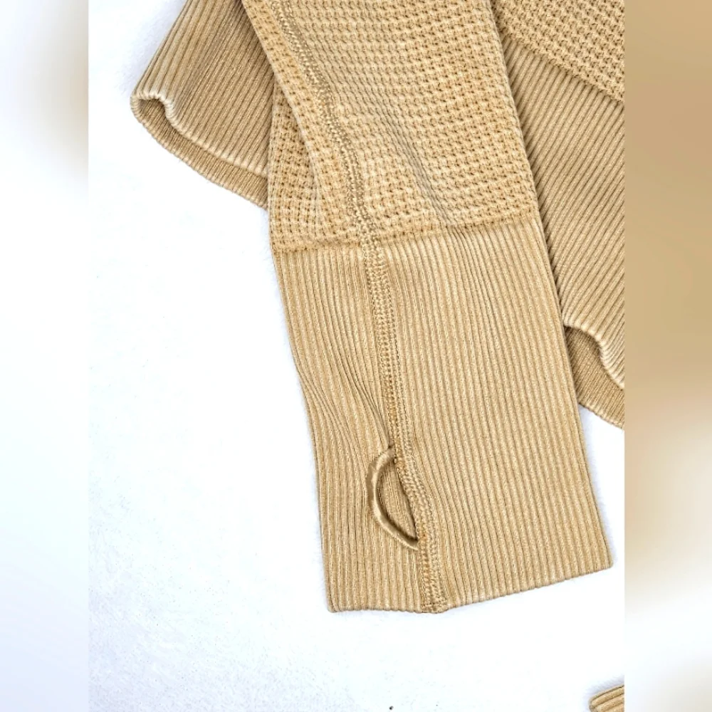 Juniors Long Sleeved Cropped Thermal Top